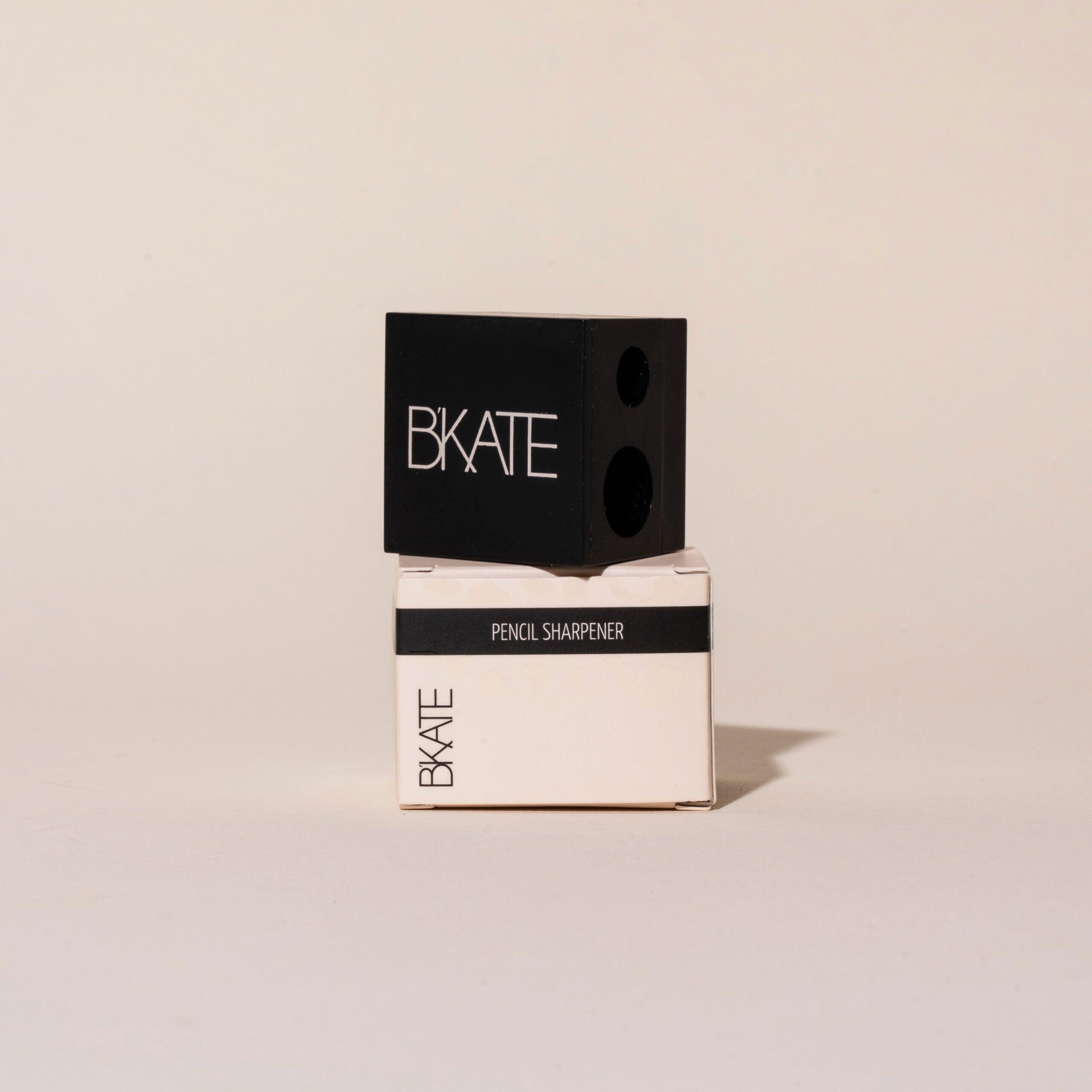 bkate, puntenslijper, wenkbrauwpotloodslijper, highlighter puntenslijper, precisieslijper, compacte puntenslijper, inclusief vervangmesjes, metalen puntenslijper, grooming tool, professionele puntenslijper