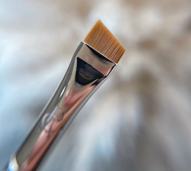 LUXE BRUSH COLLECTION angled